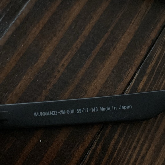 Maui Jim red sands blue Hawaii - Picture 7 of 9